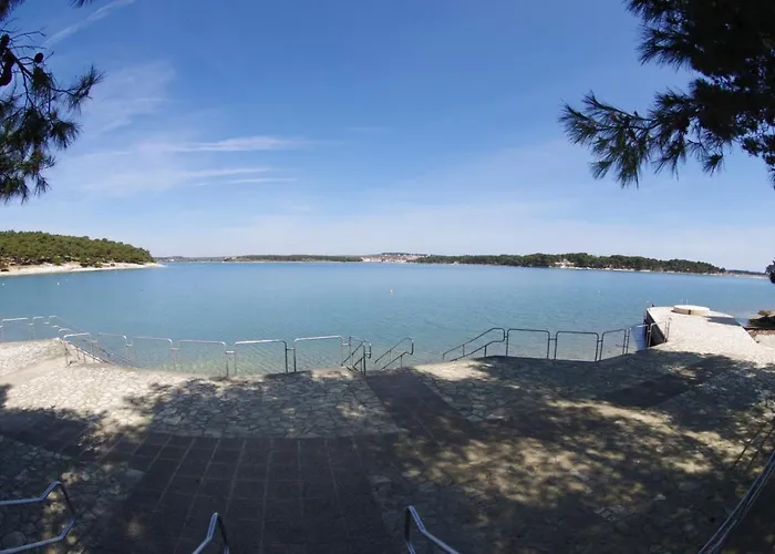 House Jasna 프레멘투라