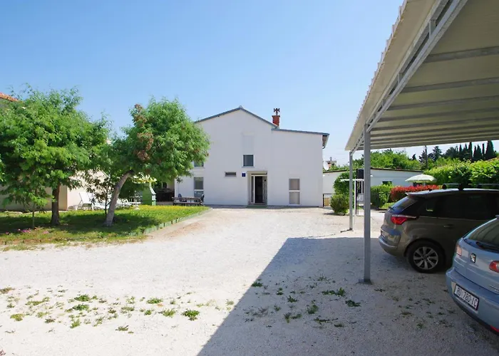 House Jasna 프레멘투라