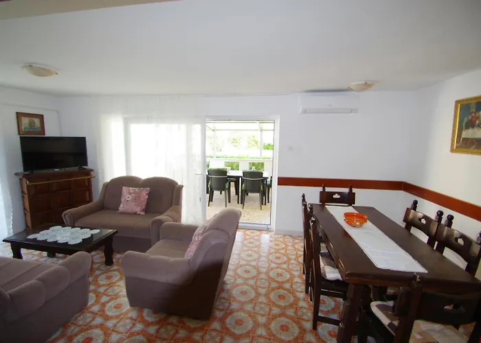 House Jasna 프레멘투라